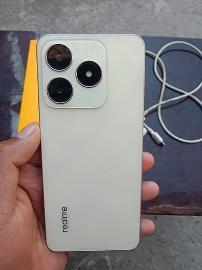 realme c61 6+6/128 with 12 month wernty daba charger 10/5 condition