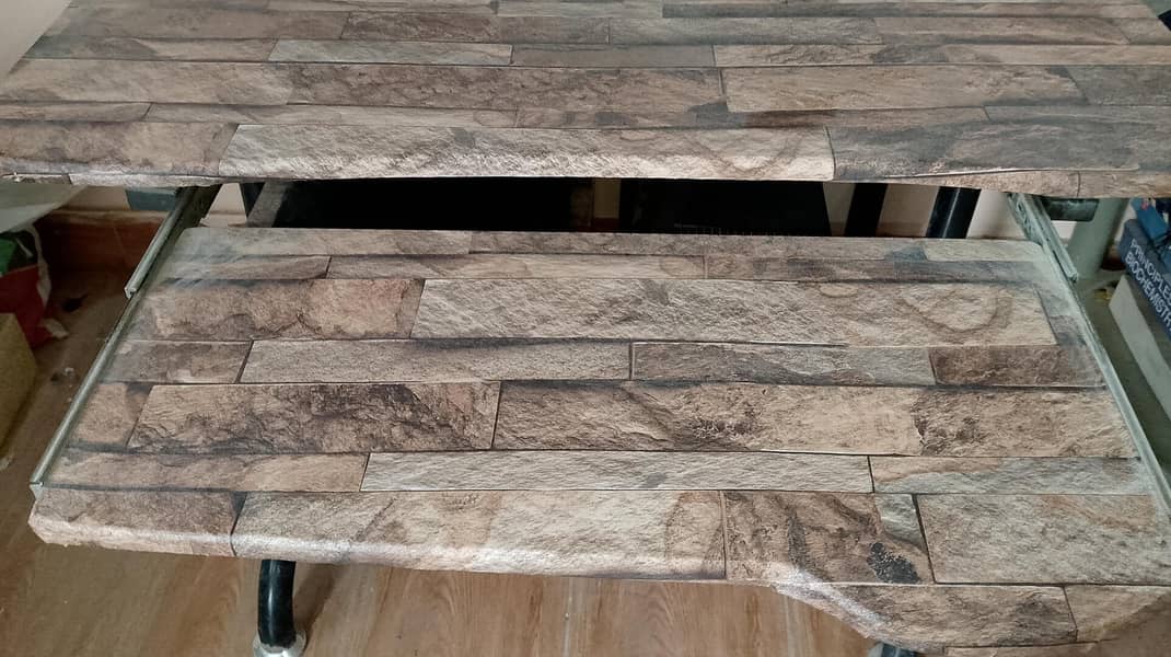 Computer table with drawer - good condition 1