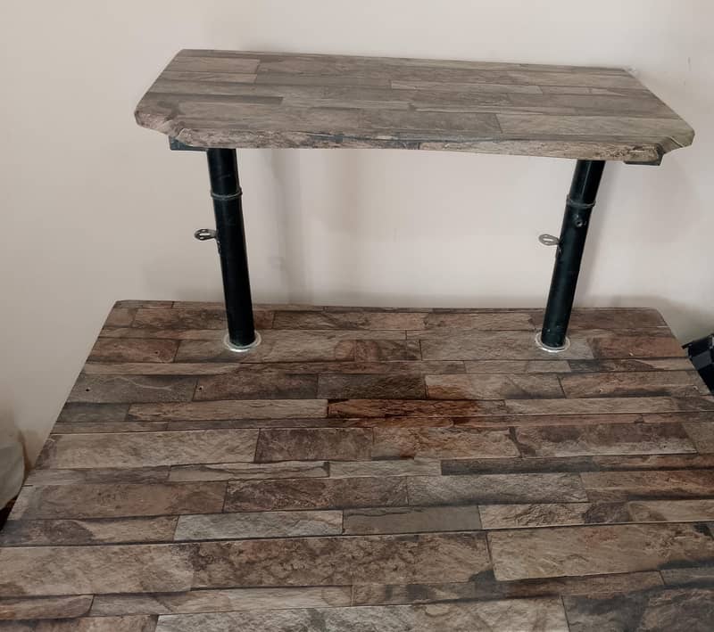 Computer table with drawer - good condition 3