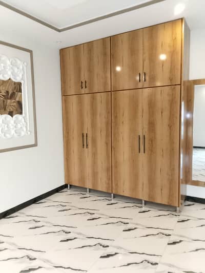 1 KANAL BEAUTIFUL UPPER PORTION AVAILABLE FOR RENT IN NESPAK PHASE 3