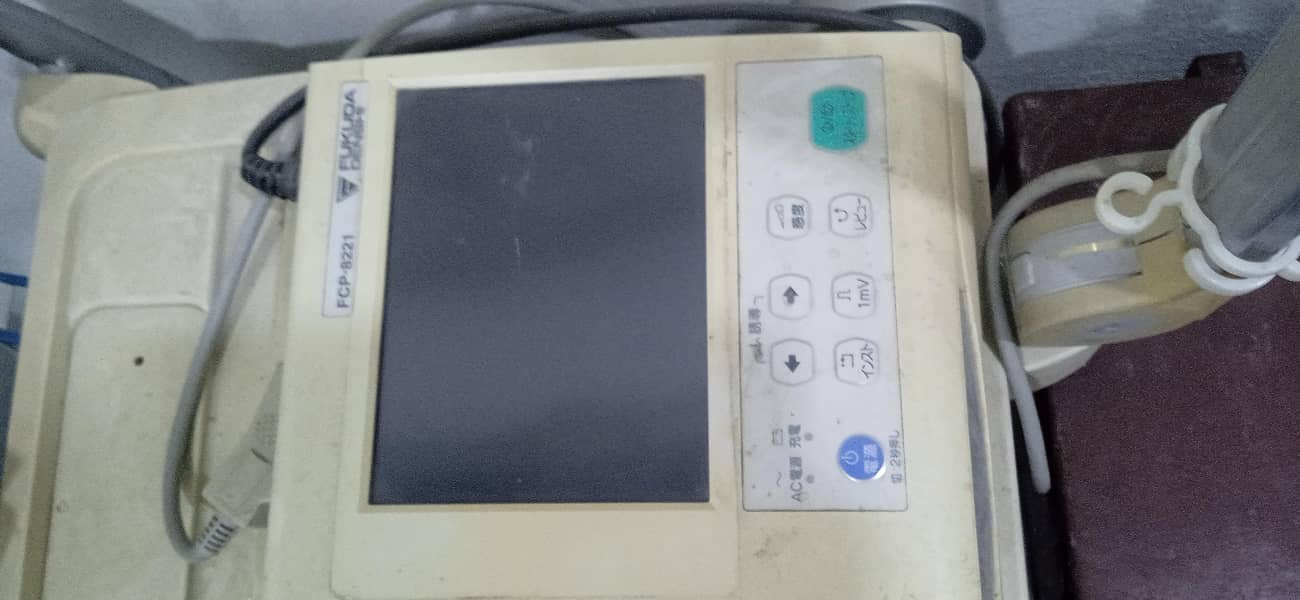 ECG machine 0
