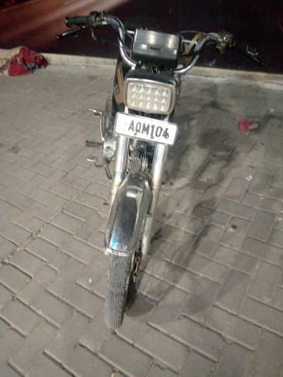 Good condition Engine wise all ok Bhoot payera bike koi kaam nhi nikal