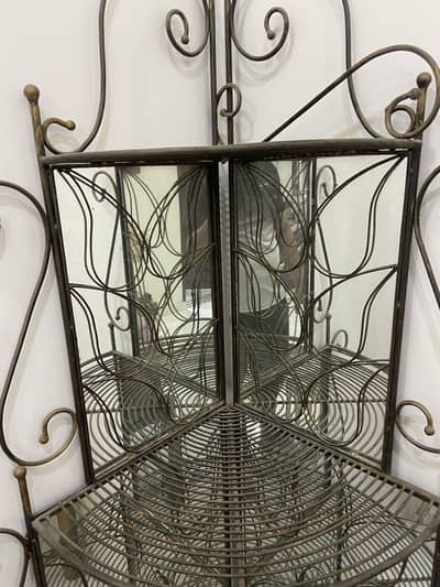 Rod iron corner stand with mirror