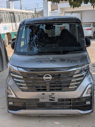 Nissan dayz roox  s hybrid