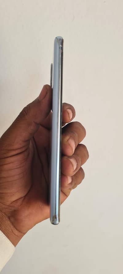 Samsung s20 plus  ofishal  wid only box