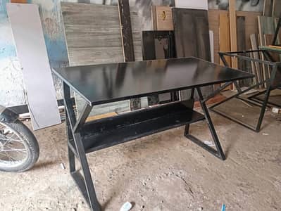 Executive desk/Manager desk/Affordable office table/Office table/Table