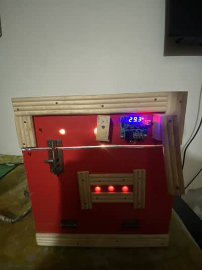 Inclubator just new condition working condition ma ha