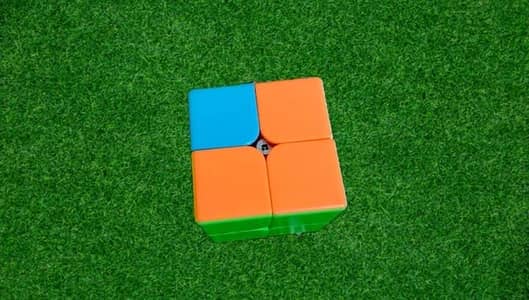 2×2 rubiks Cube _Full smooth stickerless cube_Is ka Box Nhi hai