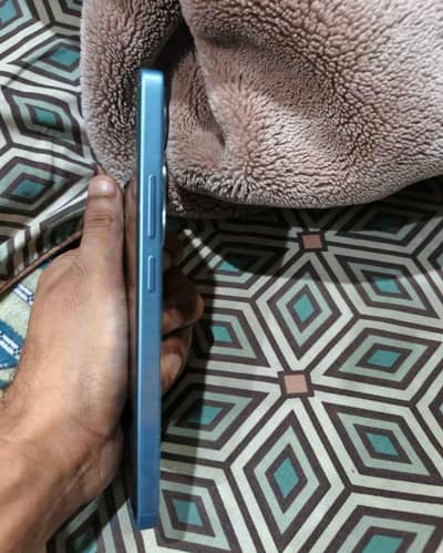 Redmi note 13 new mobile h bilkul arjnt sale k liye h