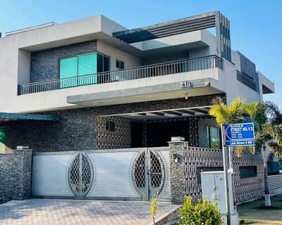 Perfect Corner 5400 Square Feet House In MPCHS - Block B For sale