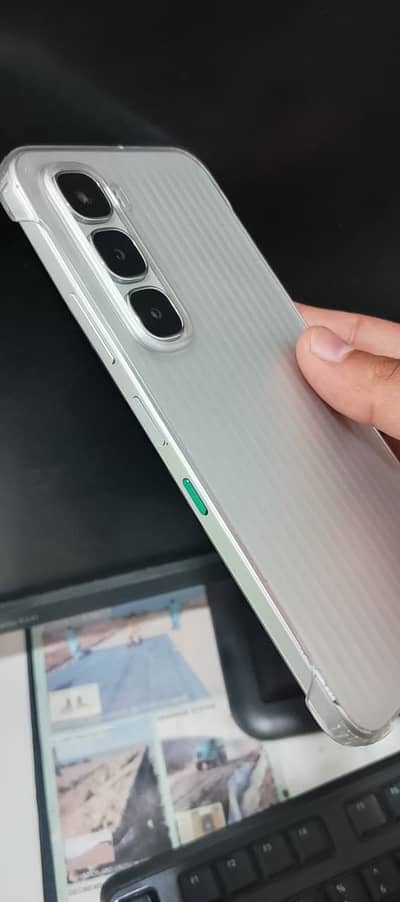 I'm selling my Infinix Hot 60i Box+Warranty Available