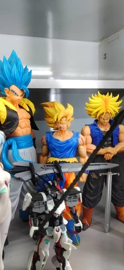 McFarlane Multiverse dbz action figure Statue in different prices
