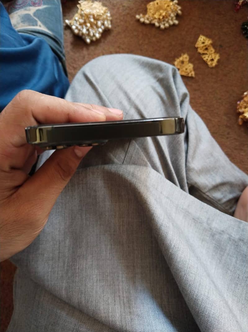 iPhone 13 Pro Max JV 128GB | 2 Months eSIM | Minor Glass Crack 4