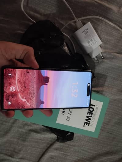 Tecno Camon 30 8/256gb