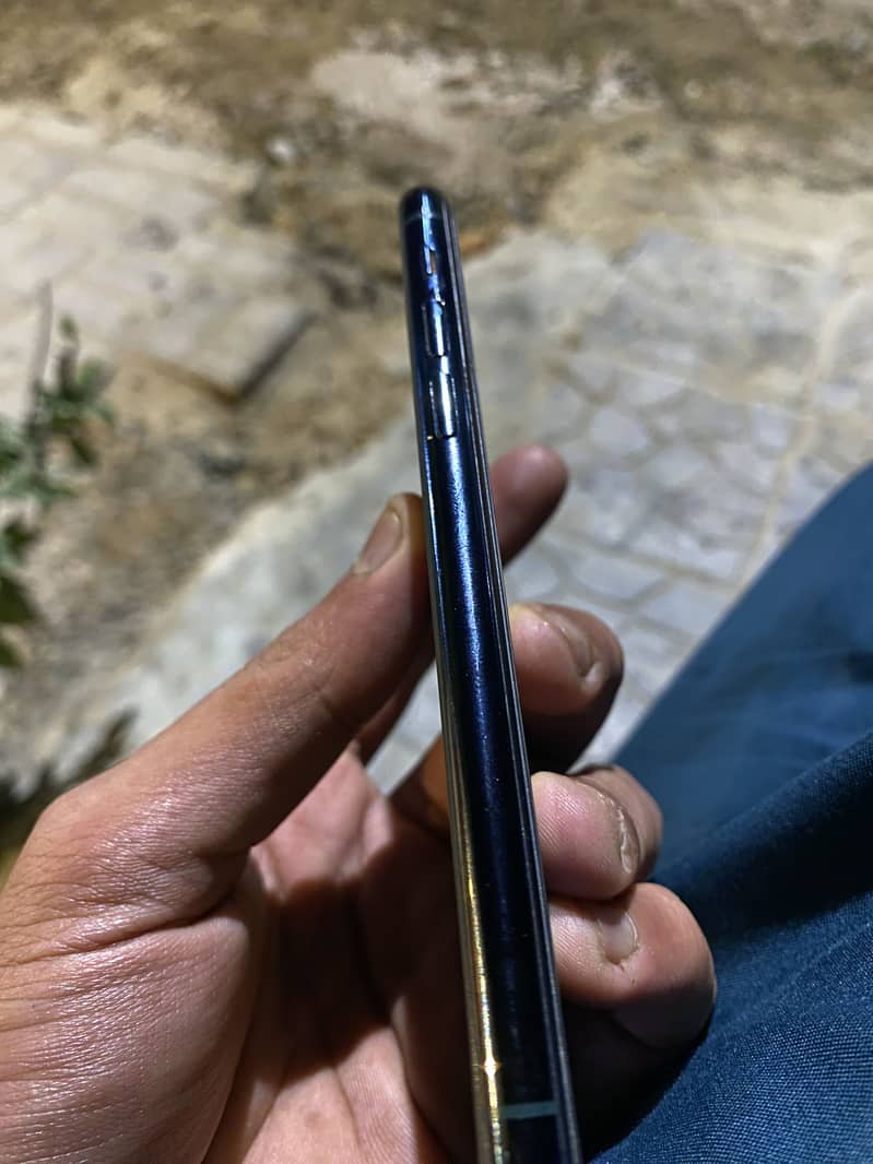 iPhone 11 Pro 6