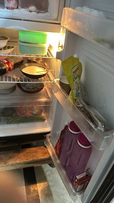 Room refrigerator