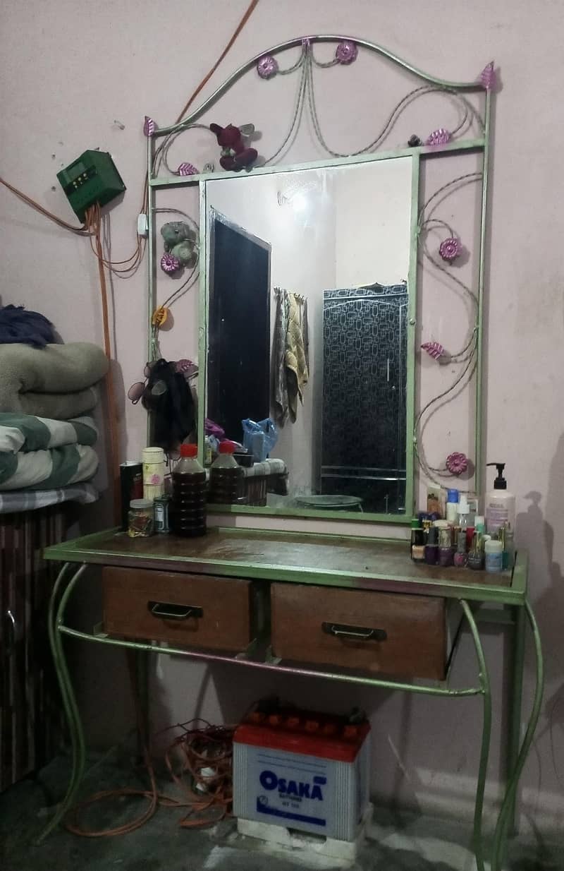 sofa & dressing table 3