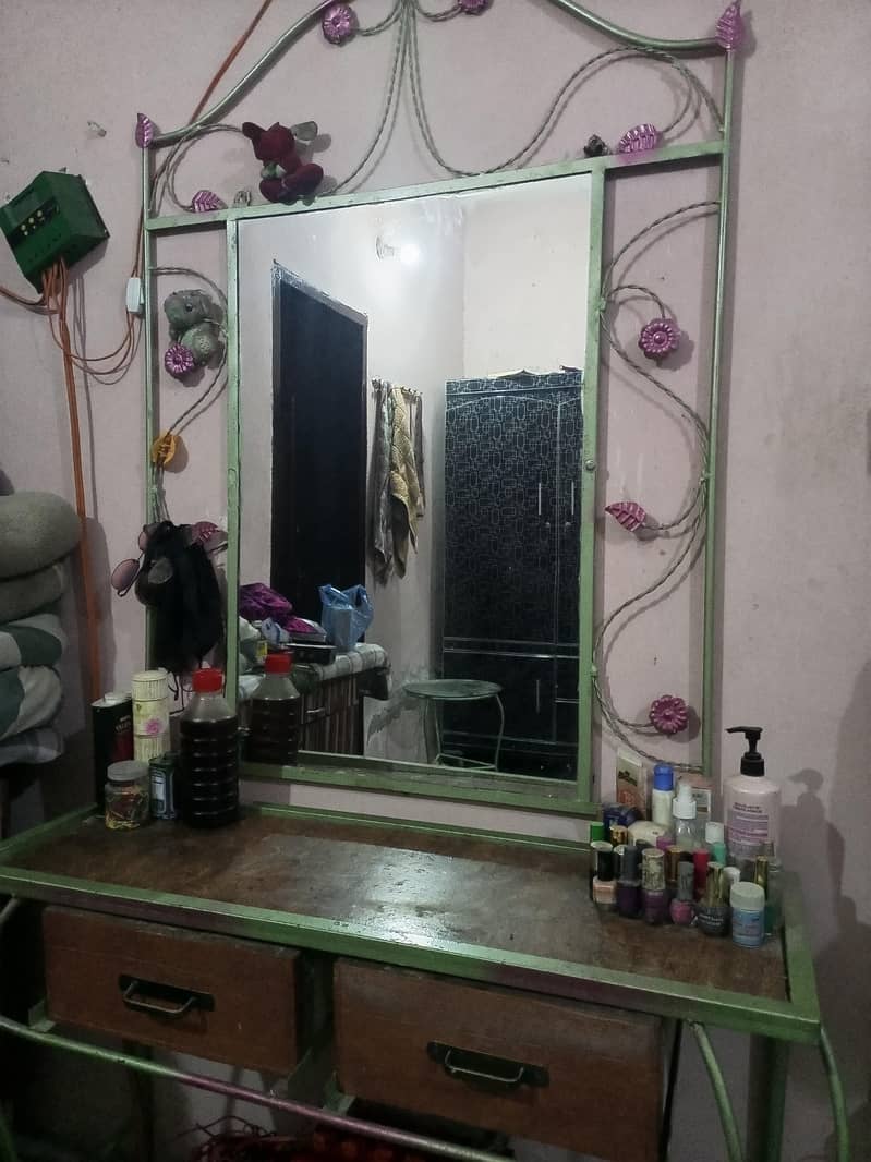 sofa & dressing table 4