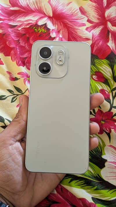 Infinix smart 9 hd 4/64  with original box and charger all ok