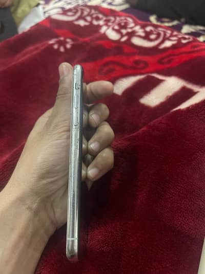 I phone 11 pro back barke panel chnge gx lga h all ok h