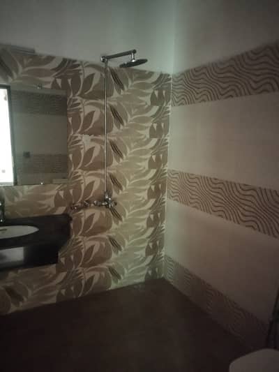 10 Marla Upper Portion For Rent In Gulbahar Block Lock Option