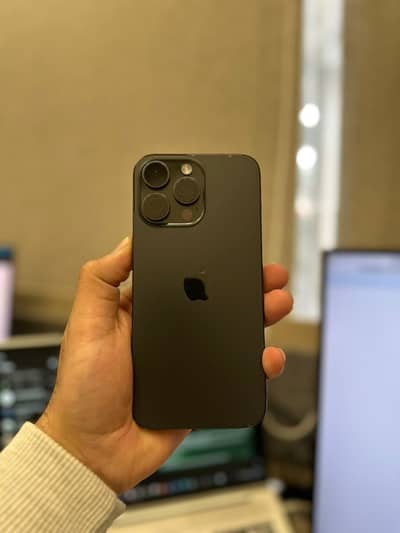 Apple iPhone 15 Pro Max / Black Titanium / 256GB / Non PTA