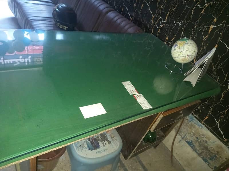 executive table + side table + mirror 0