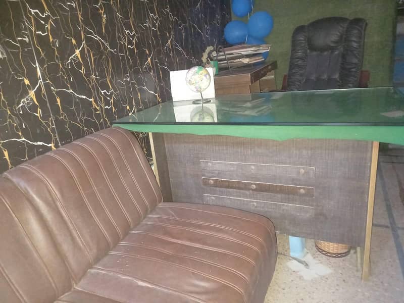 executive table + side table + mirror 1