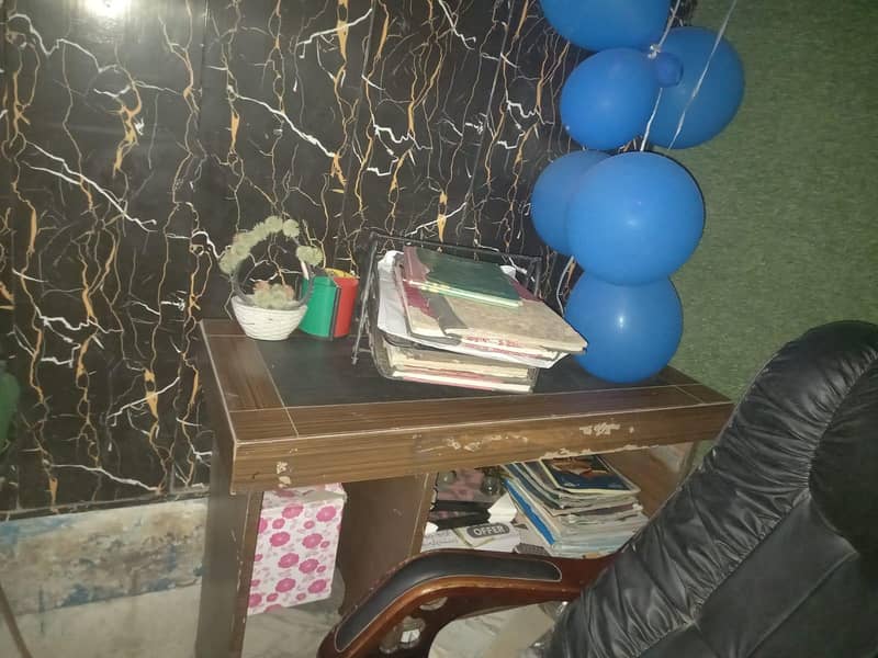 executive table + side table + mirror 2