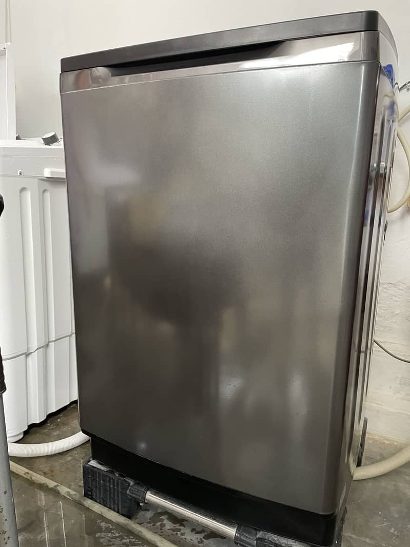 Automatic washing machine 10