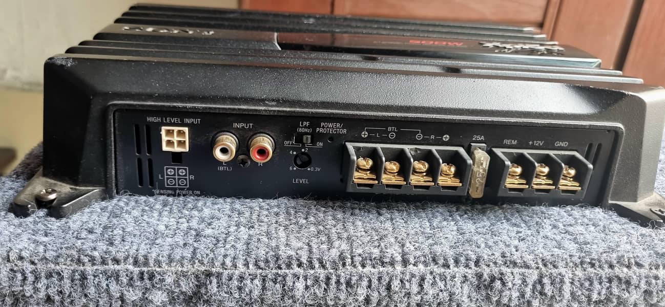 Sony woofer & amplifier 3