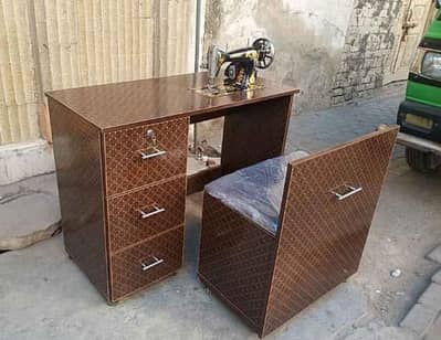 New sewing machine / tablet / and chair set only  0316,5004723