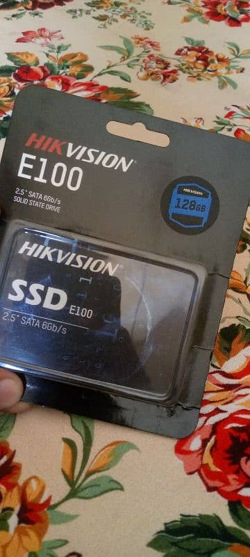 HikVision SSD 128GB