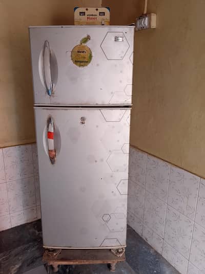 Haier Refrigerator . Model HRF-322