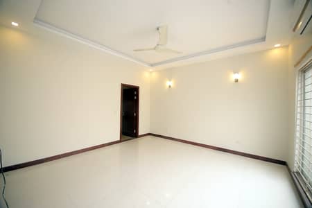 1 Kanal Lower Lock Upper Portion   DHA Phase 5 Like Brand New