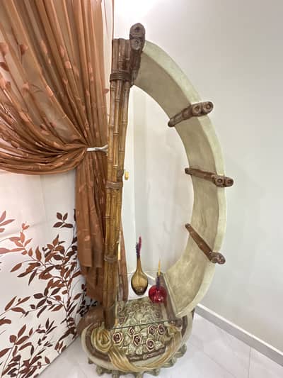 Antique Style Corner Stand – Excellent Condition