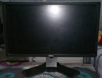 Dell 22 inch LCD monitor for sale
