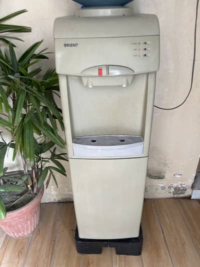 Orient water dispenser