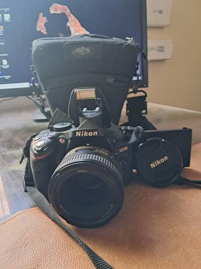 Nikon DSLR camera (D5200)