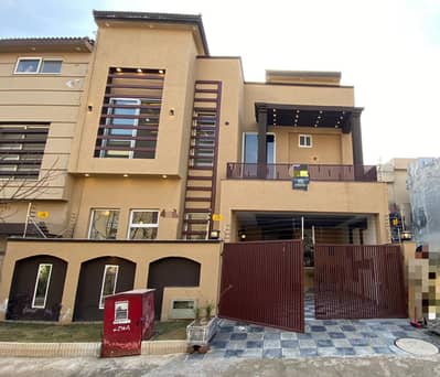 7 Marla LUXURY DESIGNER HOUSE FOR SALE in Bahria town phase 8