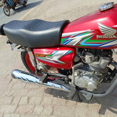 honda 125 2023 model good condition neat and clean