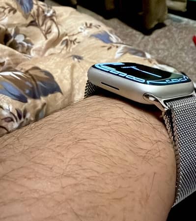 Apple Watch Series 9 Starlight Colour!