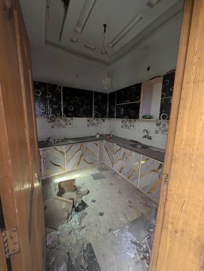 01 kanal upper-Portion For Rent