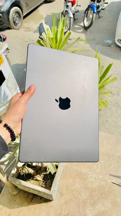 Apple MacBook Pro M4 Chip 14" 24/1tb