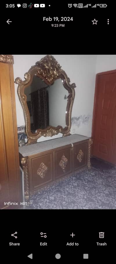dressing table