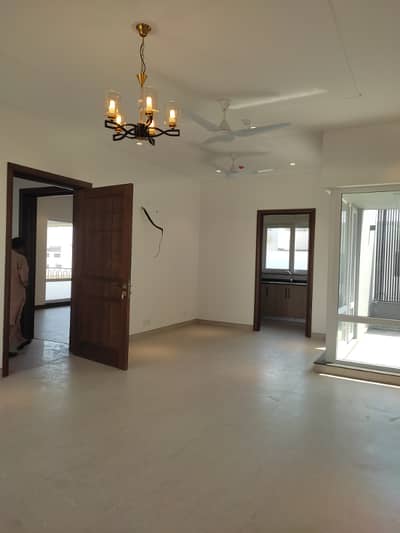 KANAL FULL HOUSE NEAR TO MARKET