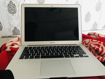 Mackbook Air 2017,256GB Storage,excellent condition