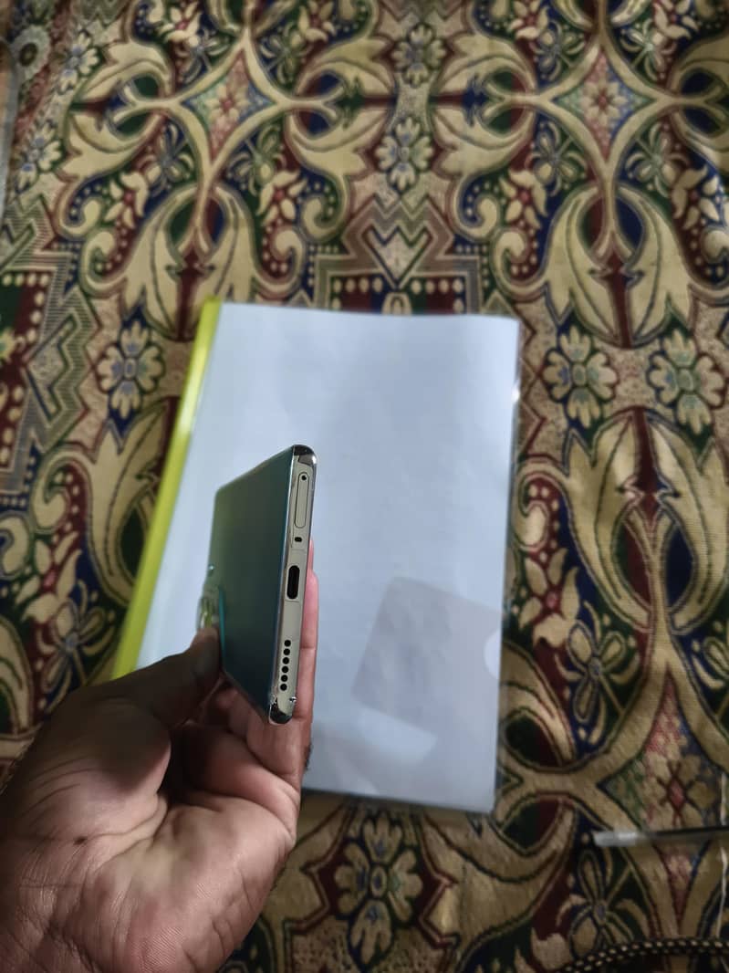 Techno Camon 40 pro 4