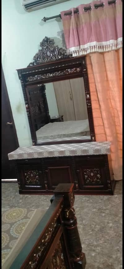 Bed Set with Dressing and two side tables