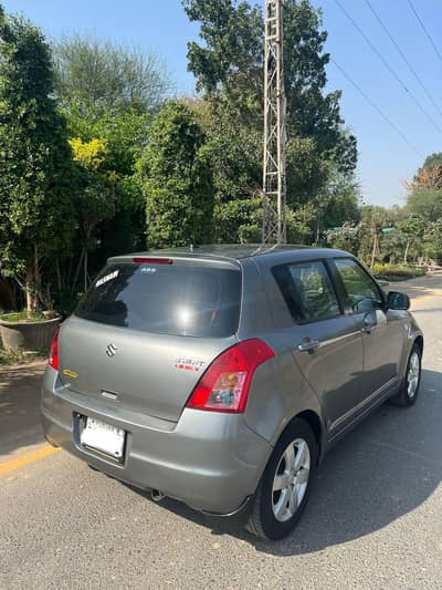 Suzuki swift DLX 2011 model